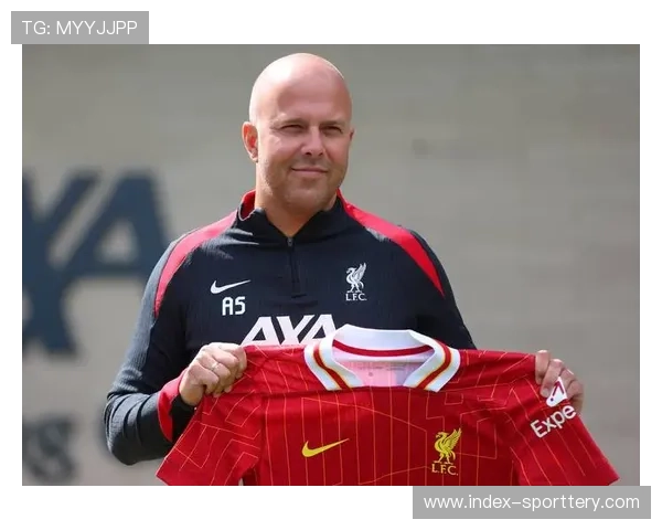 利物浦0-3森林，斯洛特战术受质疑，球迷要求变阵